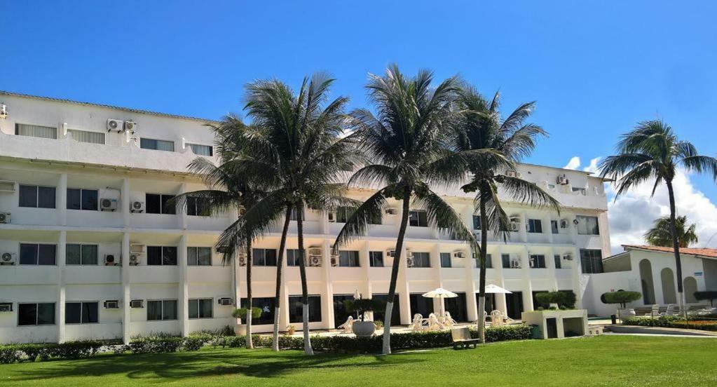 Apartamentos Beira Mar Marinas Tamandare ปรายา ดอส การ์เนย์รอส ภายนอก รูปภาพ